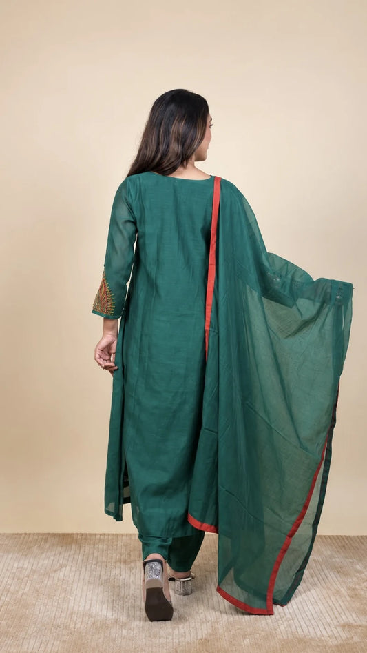 Vanya – Emerald Handwork Suit by Gold Lady - Detail View
