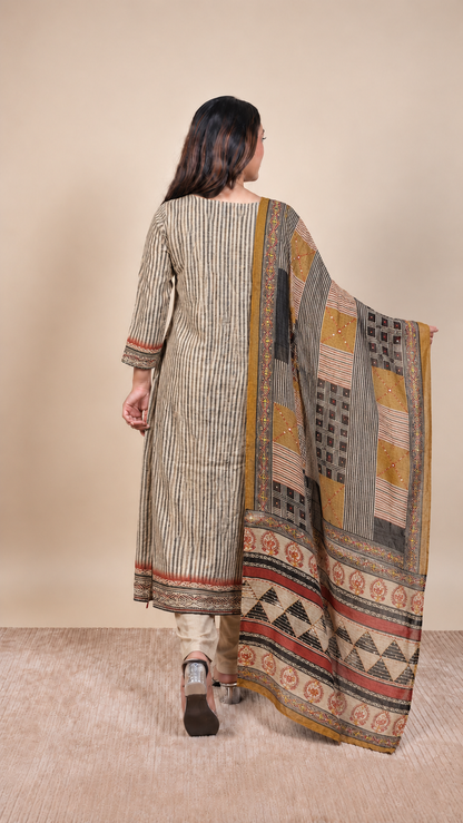 Grey Charm – Printed Kurta Suit Set