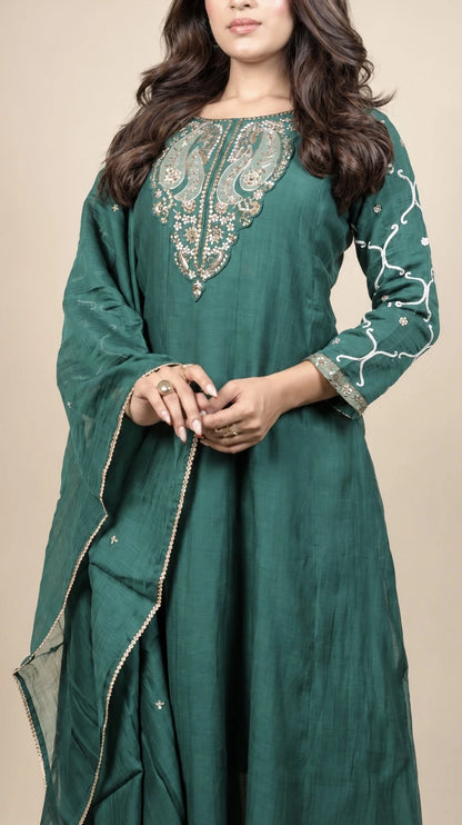 Hariyali Noor – Emerald Embroidered Anarkali Set by Gold Lady - Detail View