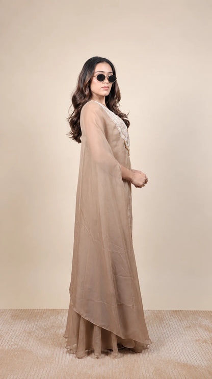 Ivory – Embroidered Cape Set by Gold Lady - Detail View