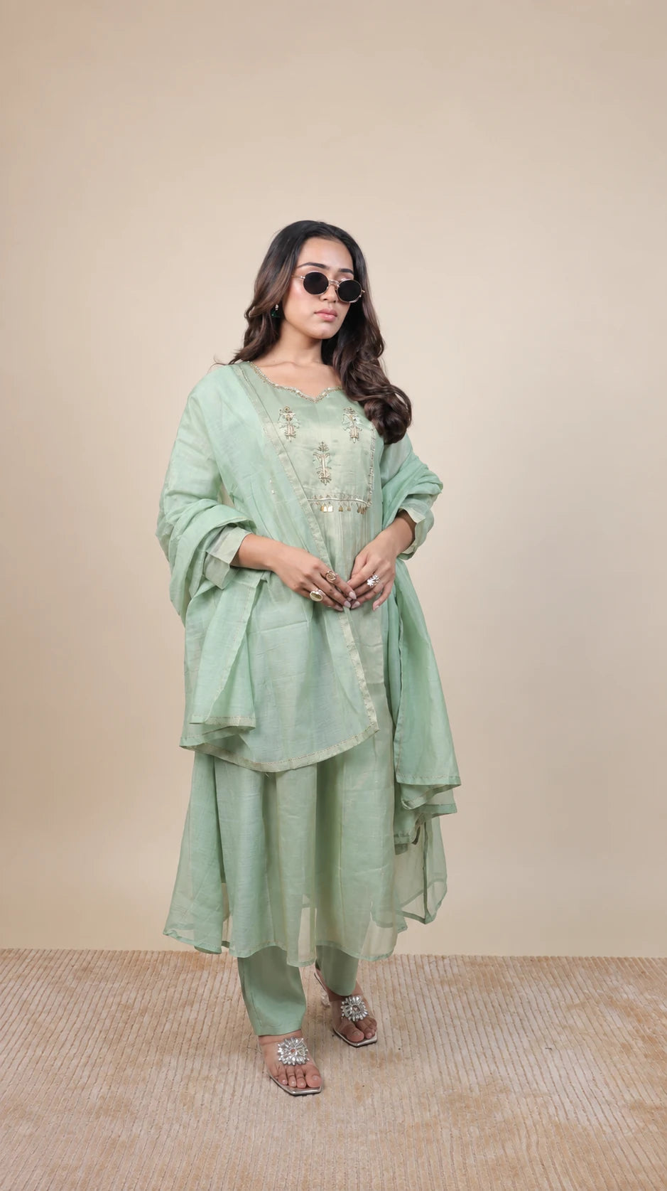 Mynaline – Mint Green Embroidered Kurta Set by Gold Lady - Back View