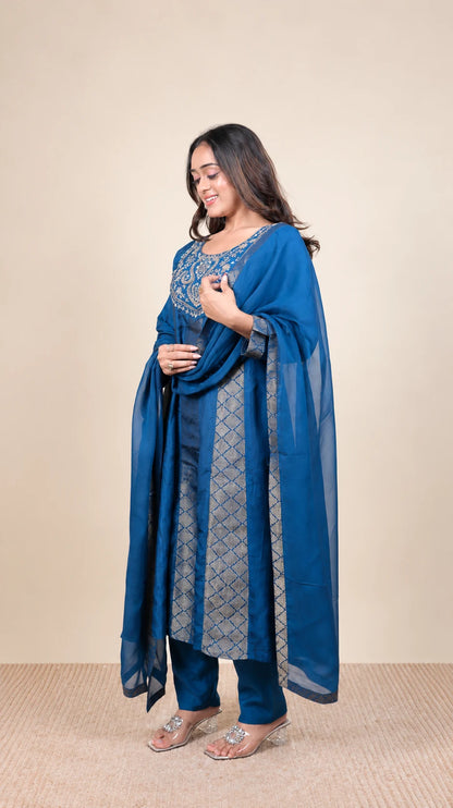 Neelam Noor – Royal Blue Embroidered Kurta Set by Gold Lady - Full Look